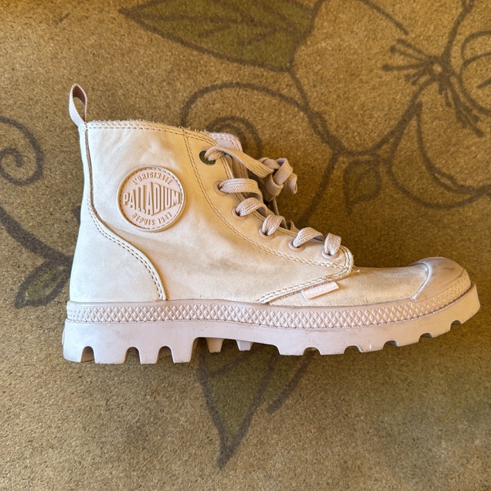 Pale Pink Palladium Pampa Boots